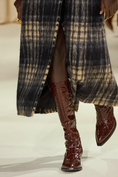 Look 27